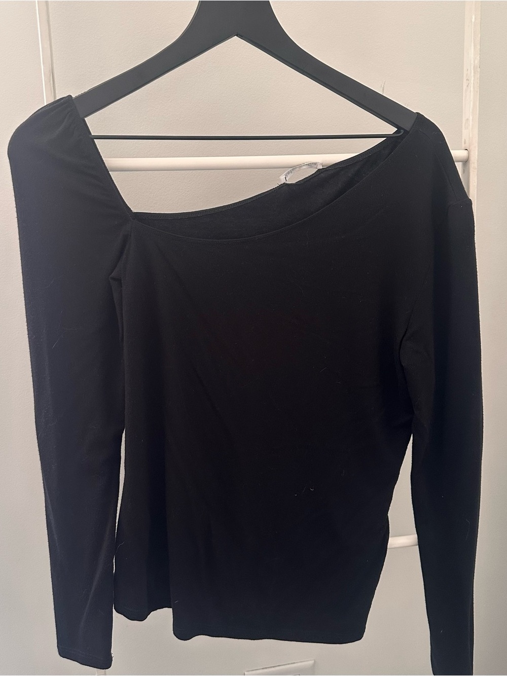 Women's Reformation Black Long-Sleeve Off-Shoulder Top